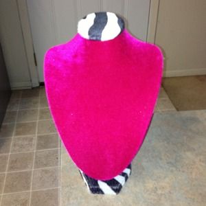 Necklace display**traded lindsayrose**