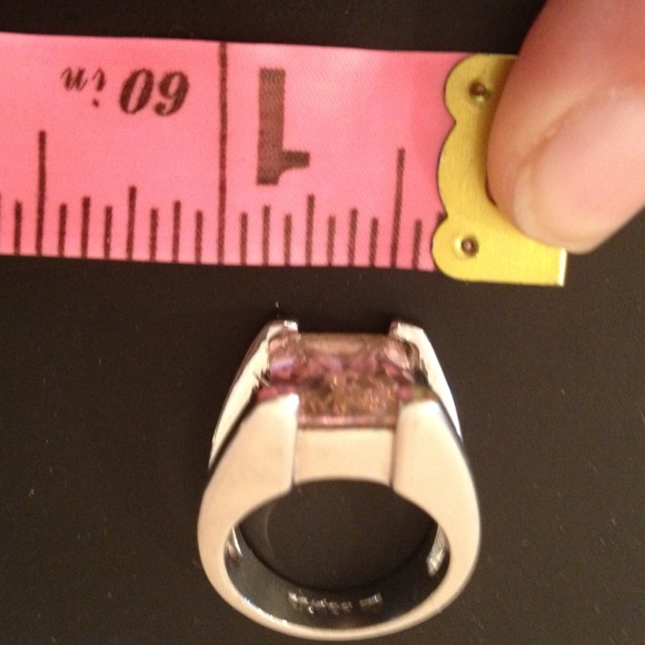 Beautiful Pink Lia Sophia Ring - Picture 4 of 4