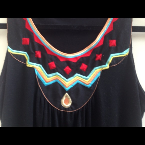 💚 Cute Fashion Top 💙 - Picture 3 of 3