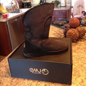 Emu boots