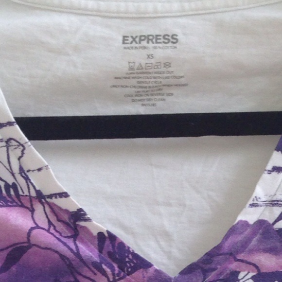 💄 Express V-neck 🌂 - Picture 2 of 3