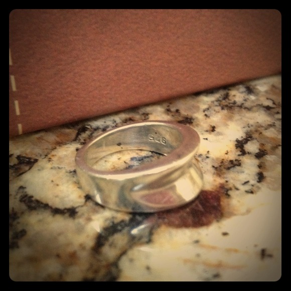 .925 Silver Ring!