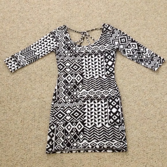 💢SOLD💢 Tribal Print Bodycon Dress - Picture 2 of 3