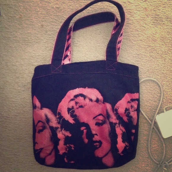 Marilyn Monroe bag by Sam Shaw