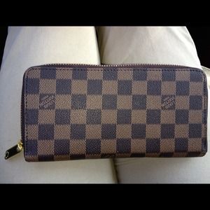 Louis Vuitton wallet never used