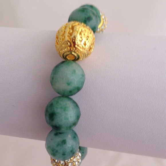 Be Seen Sales Jewelry - Jade Faceted Bead Bracelet