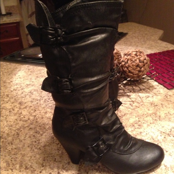 💥BUNDLE💥 Black Boots & Tan Heels