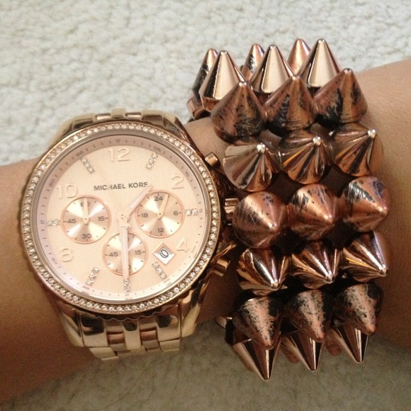 🚫SOLD🚫Rose gold spiked bracelet