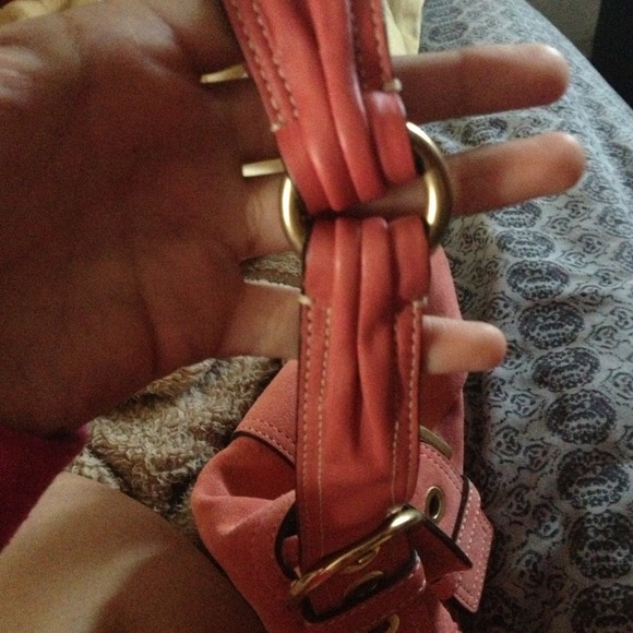 Pink coach bag 2008. - Picture 3 of 4