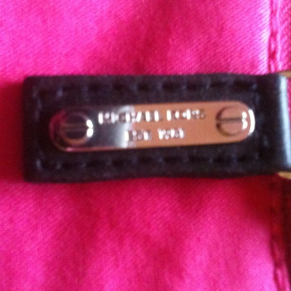 Michael Kors - Picture 2 of 4