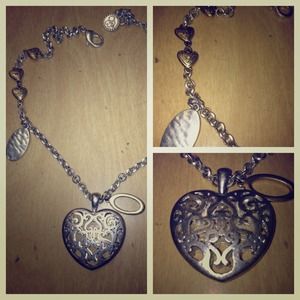 Jessica Simpson necklace (I can bundle)!!!
