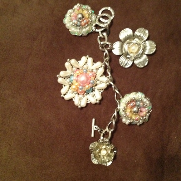 Floral bracelet
