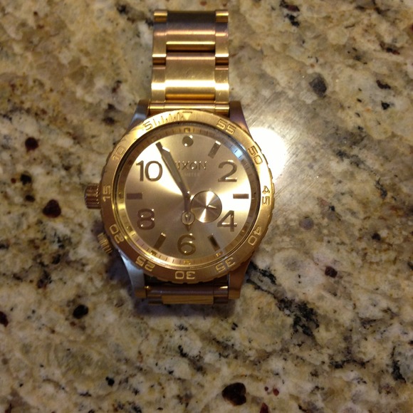 Nixon watch *on hold until friday*