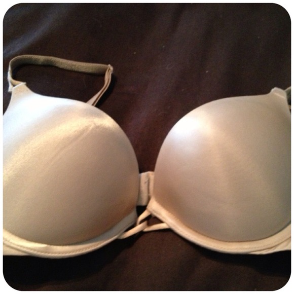 Victorias Secret Bombshell Bra 32B