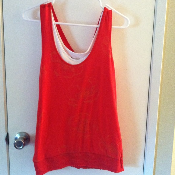 Red 'Alpine Design' Yoga Top.