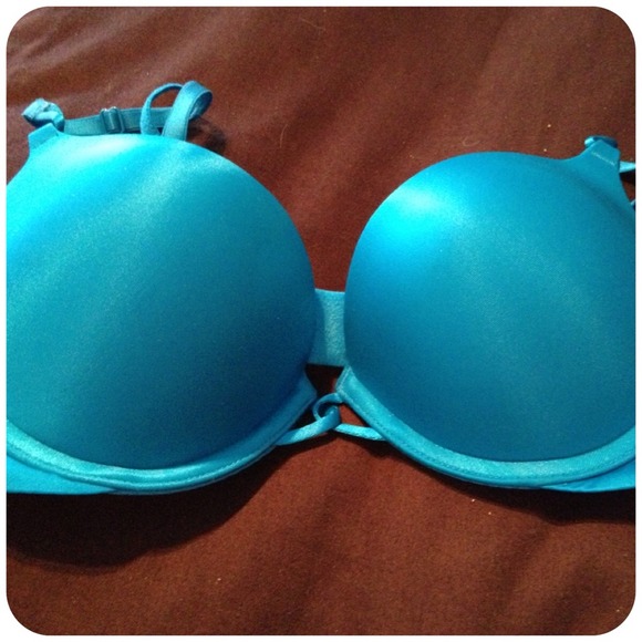 Victorias Secret Bombshell Bra NWT
