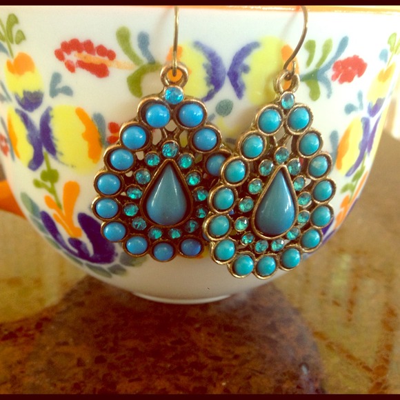 Beautiful teardrop earrings.