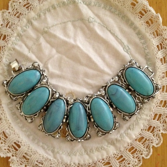 ✂✂Vintage Faux Turquoise Bracelet