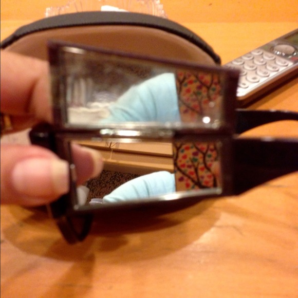 Chanel sunglasses - Picture 2 of 2