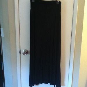 Black 'Bobeau' Maxi Skirt.