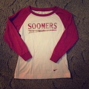 Sooners shirt, black dress and tops bundle
