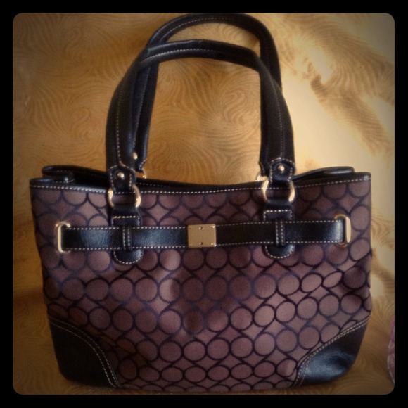 SOLD! NEW! Beautiful Nine West Medium size bag. - Picture 1 of 2