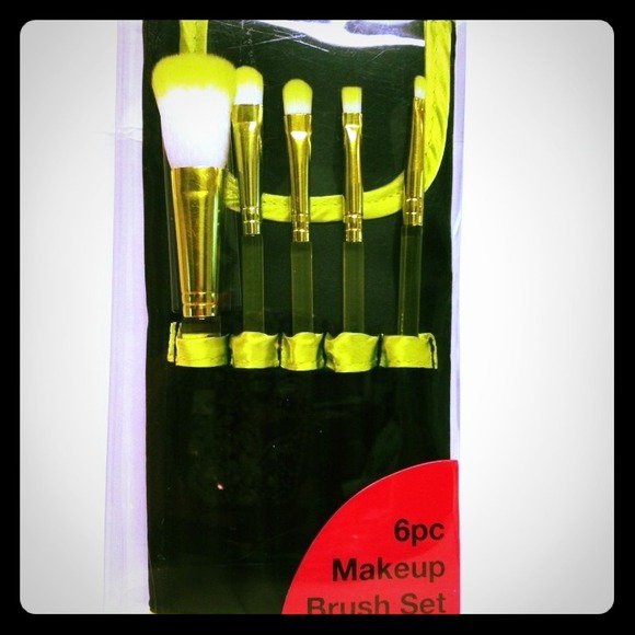 🌟BRAND NEW🌟 6 Pc Deluxe Cosmetic Brush Set- Neon