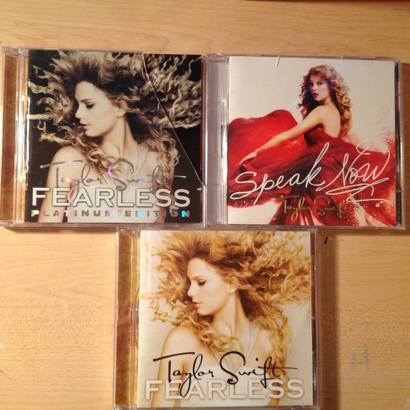 Taylor Swift cd bundle (great condition)