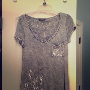 Buckle t-shirt, long with curved hem