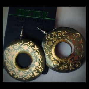 Olive green and gold colored Earrings