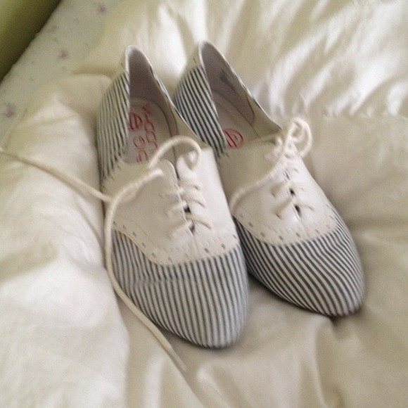 Big Buddha striped oxfords