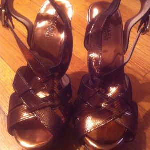 NWOT Michael Kors metallic platform sandals