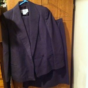 Ladies pants & matching skirt suit set.