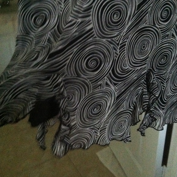Dress - Picture 3 of 4