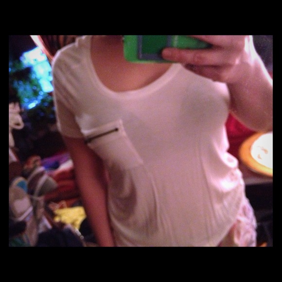 🔴SOLD 🔴white shirt with zipper
