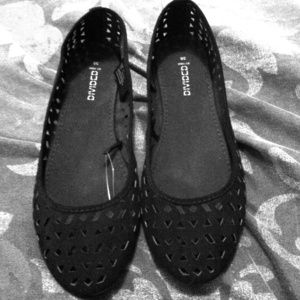 Cute Black Flats!