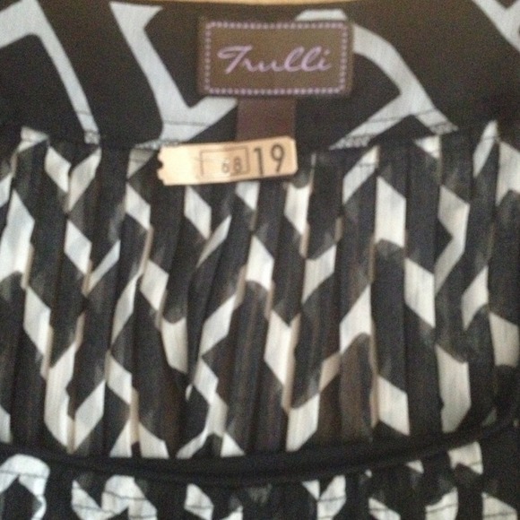 Dressy top with belt at waist - Picture 3 of 3