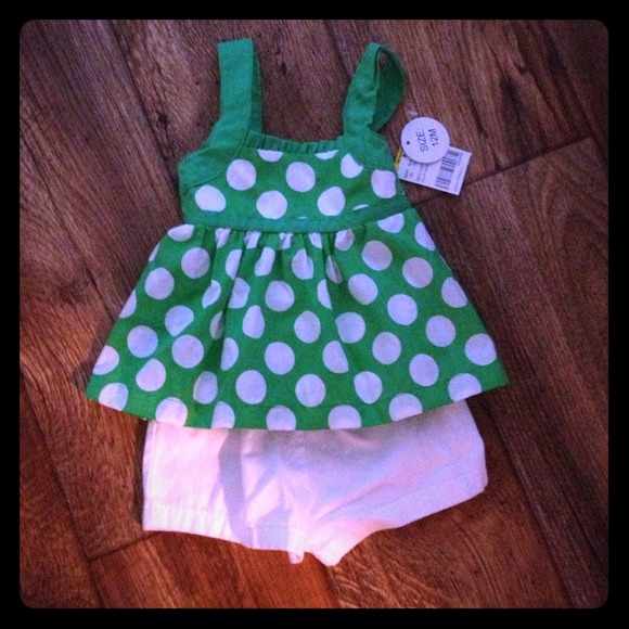 SOLD.   NEW Green polka dot infant outfit