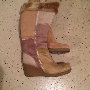 Reserved4Bonnie*REDUCED*BeigeWedge boots w/fur&zip