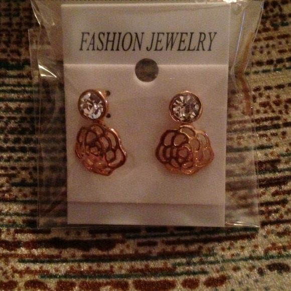 Earring - Picture 2 of 2