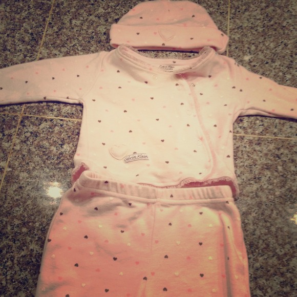 Calvin Klein 3-6 month Baby Girl Outfit ❤