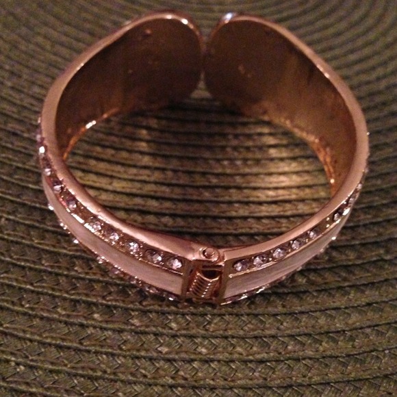 bracelet - Picture 2 of 4