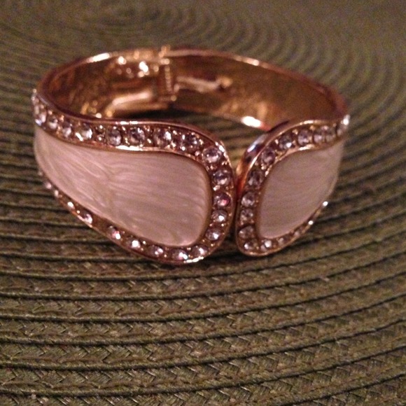 bracelet - Picture 3 of 4