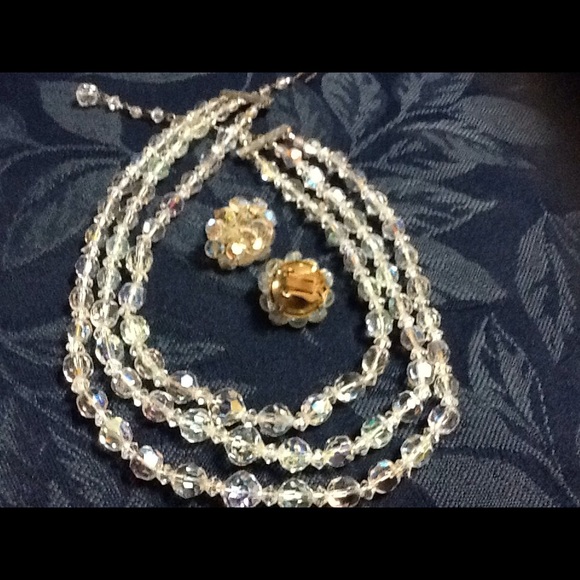 Host Pick- Vintage Crystal Necklace w/clip earrings - Picture 2 of 4