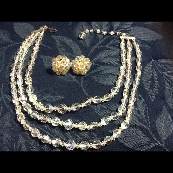 Host Pick- Vintage Crystal Necklace w/clip earrings - Picture 3 of 4