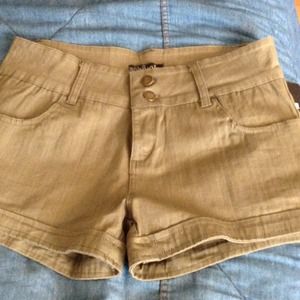 Army green shorts 9/10