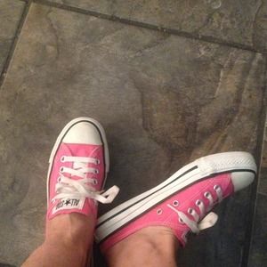 💥Reduced💥Hot pink slip on Chuck Taylor's
