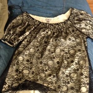 Size M lace shirt