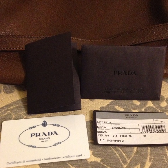 ✨Sale✨👜PRADA CERVO BAULETTO BRUCIATO👜 - Picture 2 of 4