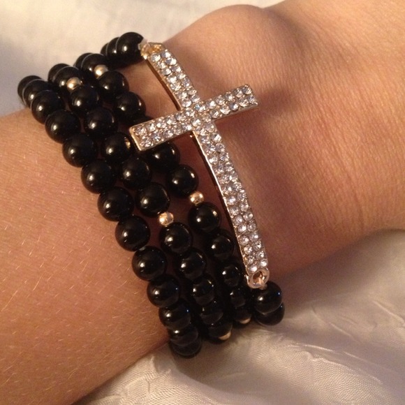 Jewelry - SOLD New black beaded bracelet with cross